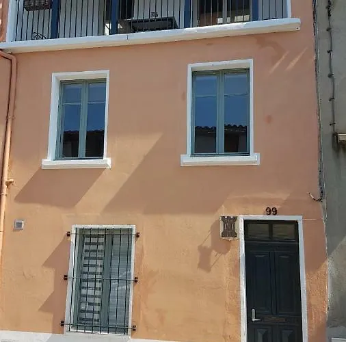 Les 3 Tours 2 * Carcassonne